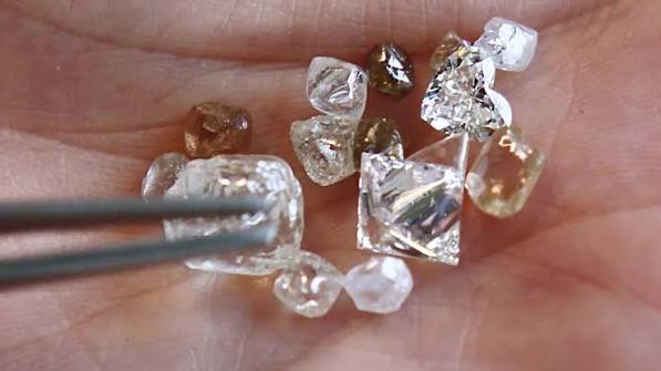De Beers Narrows Losses on Price Stability and Cost-Cutting Measures