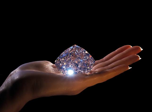 Anglo American Reports First-Half Loss at De Beers