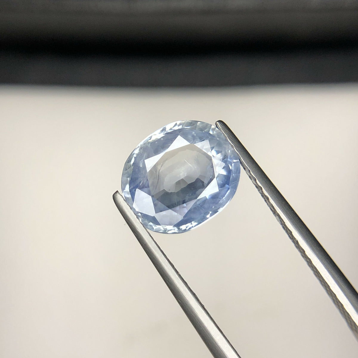 Natural Sapphire loose gemstone 2.73 carats GGI certified