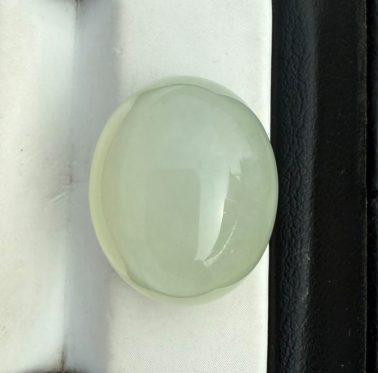 OffWhite Chalcedony 17.5ct