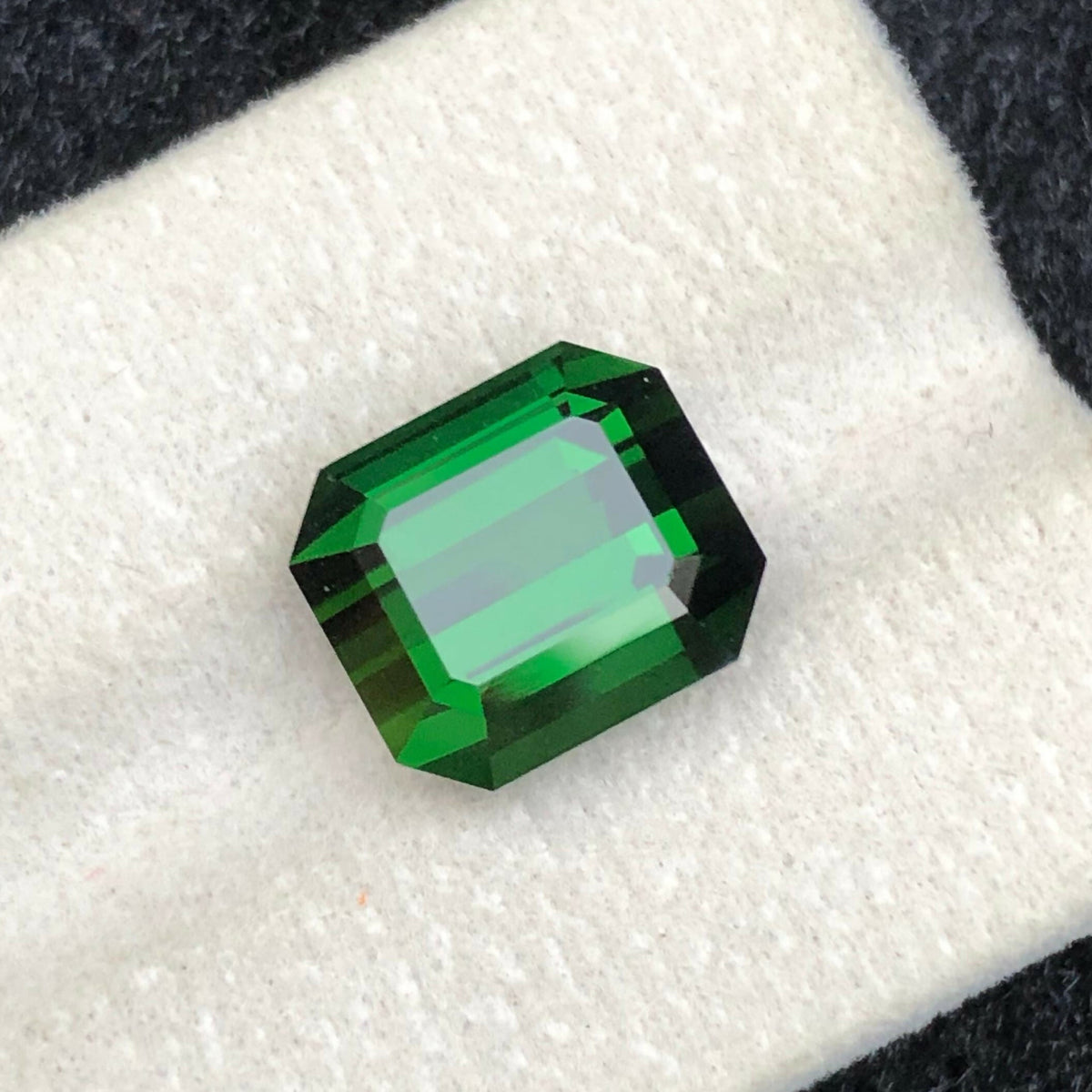 Tourmaline 8.68 ct Dark Green Color Natural Certified