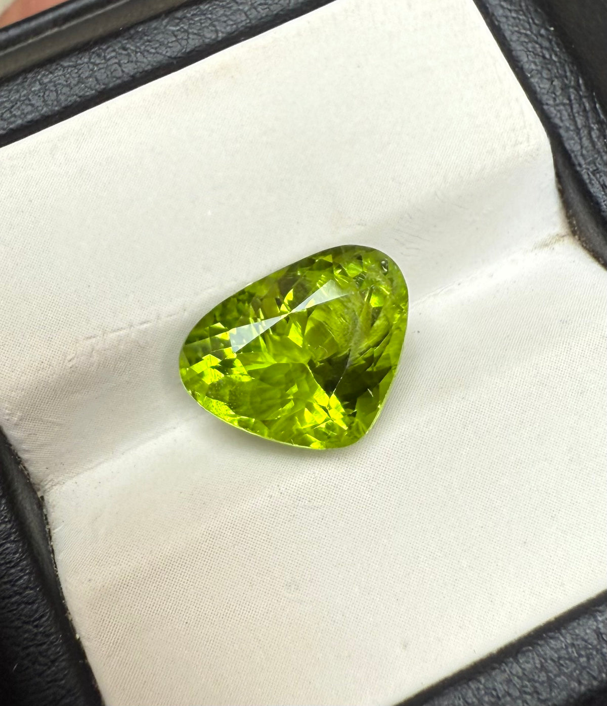 Peridot - 5.6ct